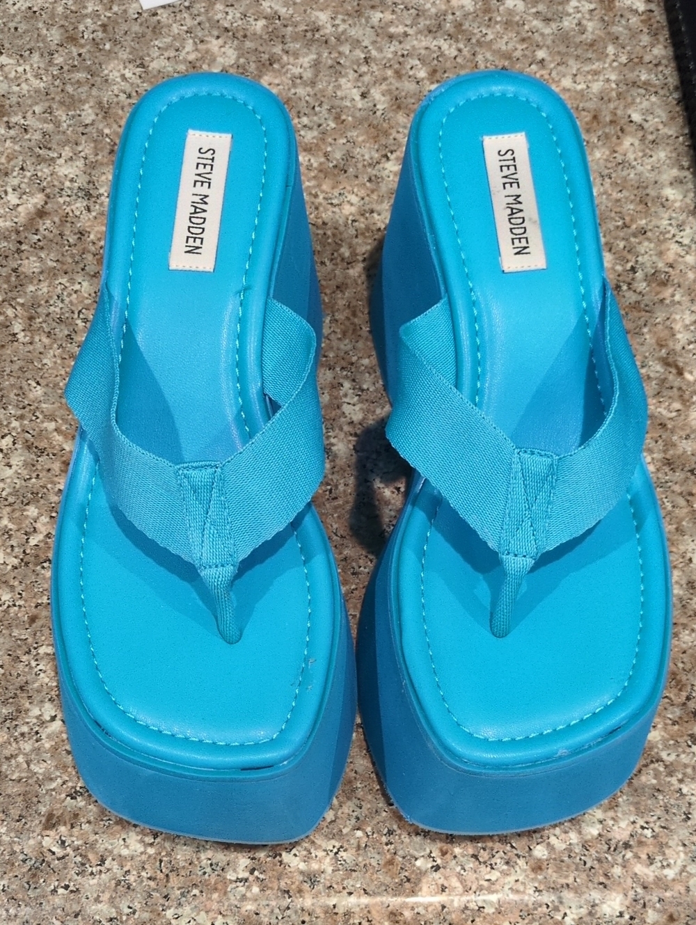 Steve Madden Bright Blue Platform Flip Flops - Picture 2 of 3
